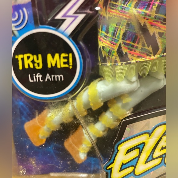 Monster High Frankie Stein Electrified 12” doll. Light up Collectible NWT NRFB - Picture 8 of 12